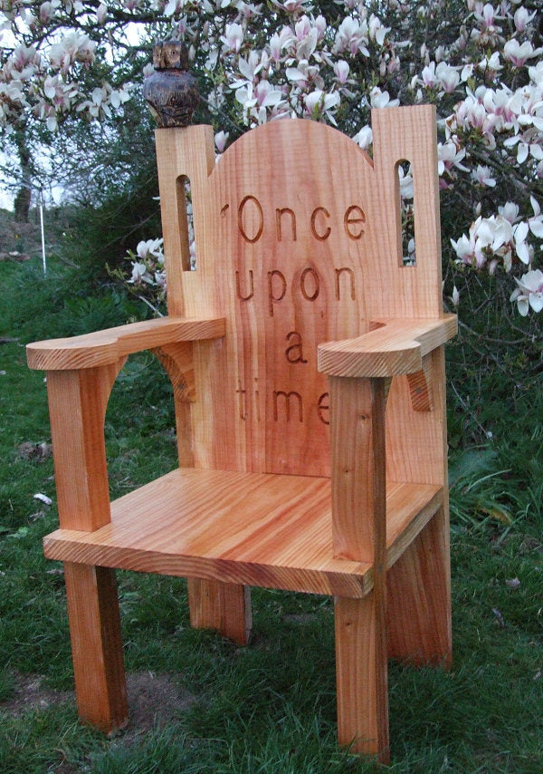 Storytelling Throne